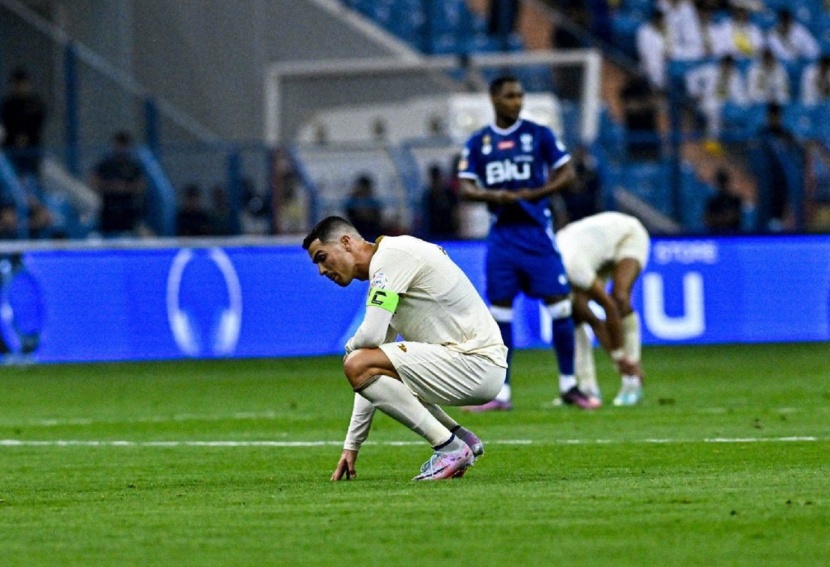 الإيقاف يهدد 16 لاعبا عن نهائي كأس خادم الحرمين الشريفين