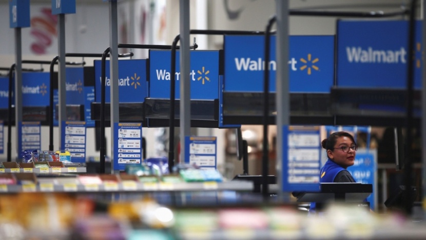 وول مارت تستهدف أتمتة خدماتها في 65% من متاجرها بنهاية 2026