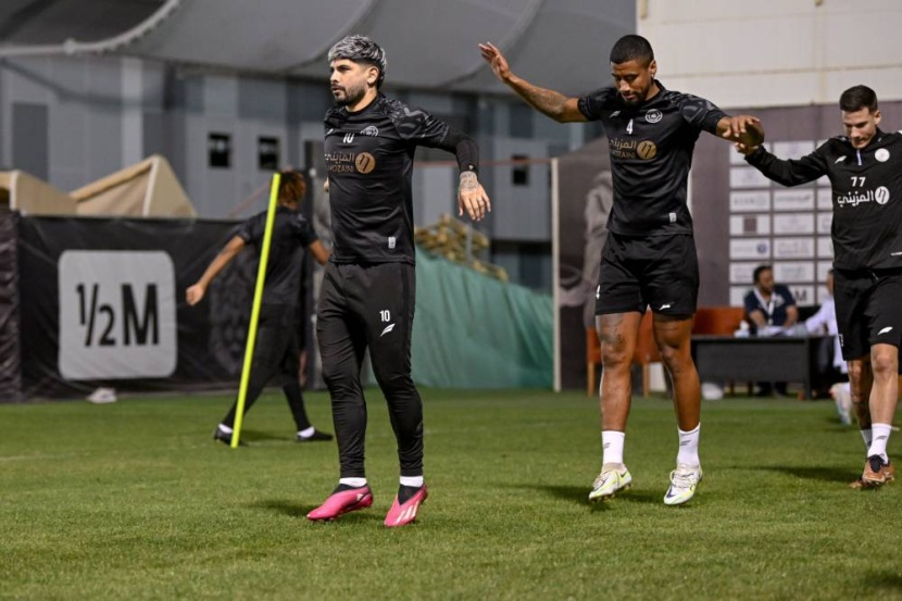 الشباب والهلال .. نقطة ومركز