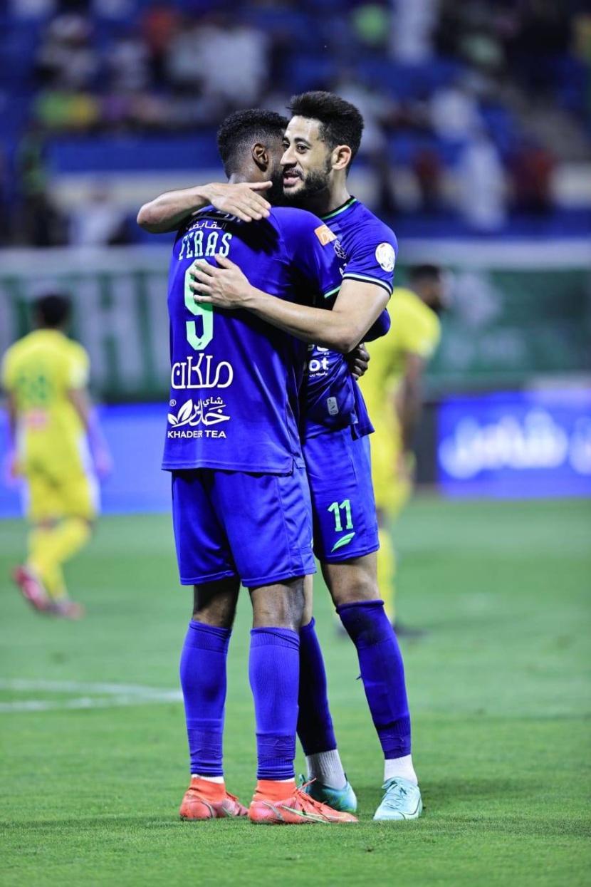 الشباب والهلال .. نقطة ومركز