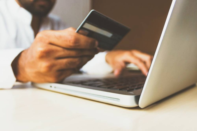 كيف تحمي البيانات الشخصية والمالية عند التسوق عبر الإنترنت؟