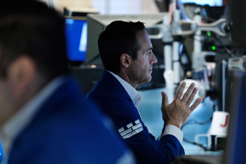 مؤشر "داو جونز" يبدأ تعاملاته على تراجع متأثرا بهبوط أسهم "ديزني"