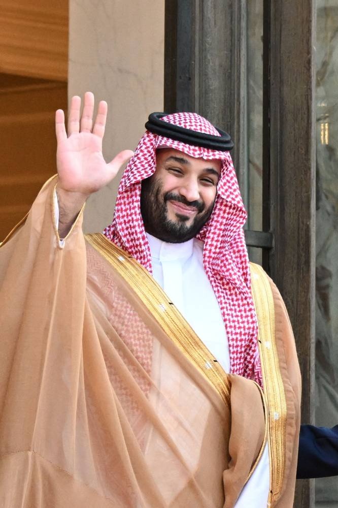 ولي العهد يتوج بطل كأس الملك