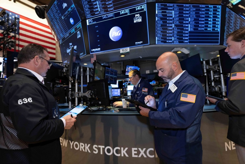 الأسهم الأمريكية تستهل تداولات الأسبوع مرتفعة وسط آمال باتفاق حول سقف الديون