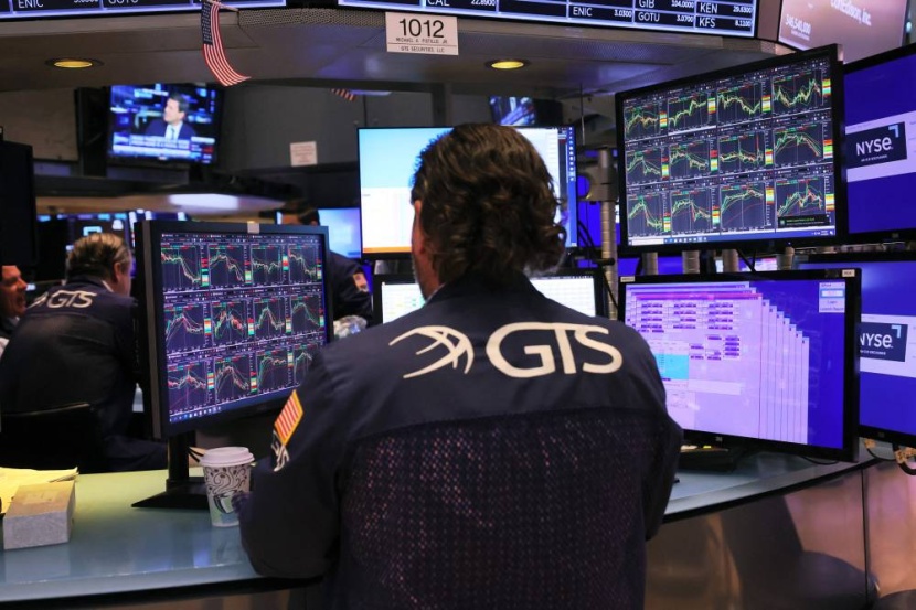 مؤشرات وول ستريت تهبط .. خسائر سهم «سيسكو» تطغى على التفاؤل بشأن سداد الديون