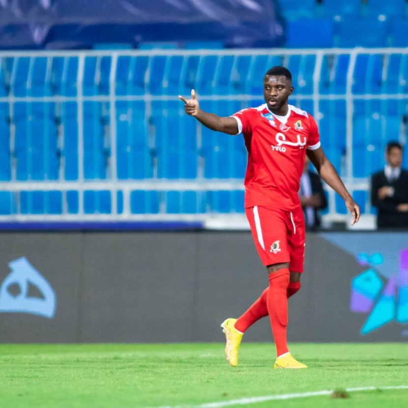 الشباب .. المنديل «الأبيض» يرتفع