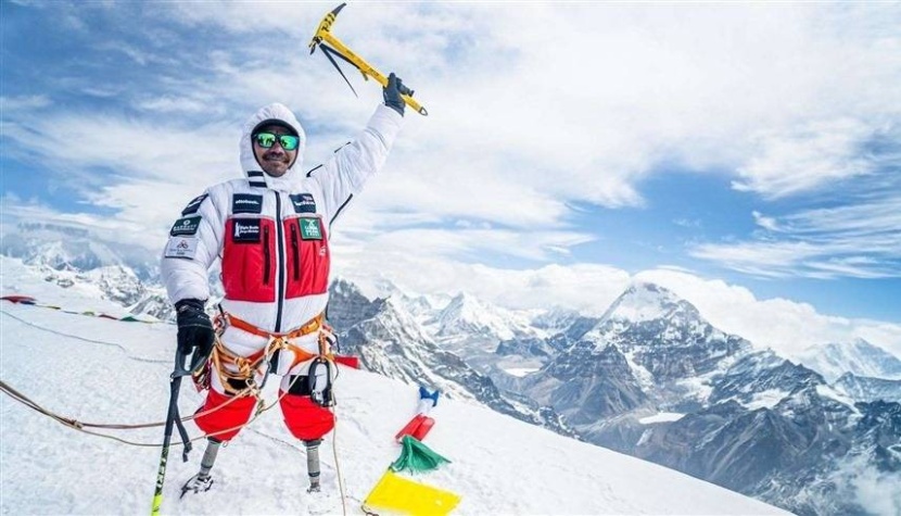 نيبالي مبتور الساقين ينجح في تسلق جبل إيفرست