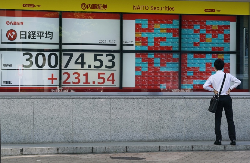 الأسهم اليابانية تغلق عند 31086 نقطة .. أعلى إغلاق له منذ 1990