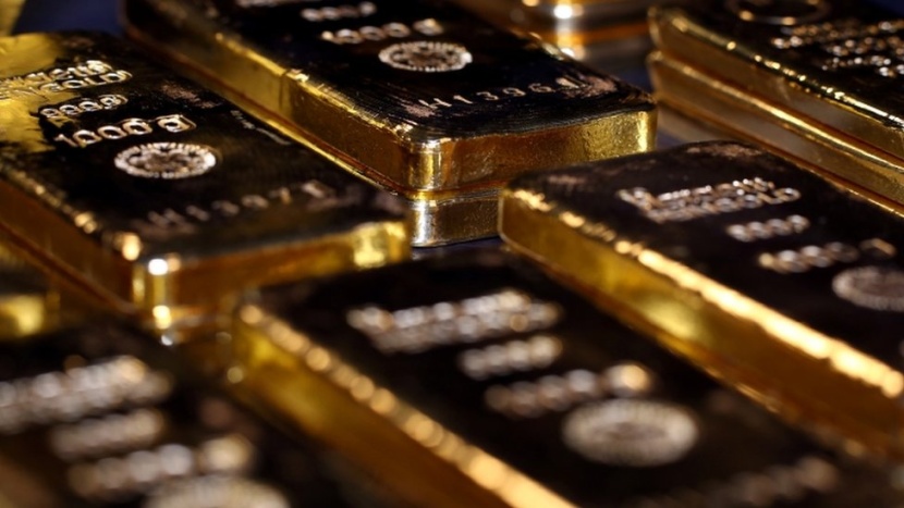 الذهب ينخفض بفعل ارتفاع الدولار والبلاديوم يهبط 2.6%