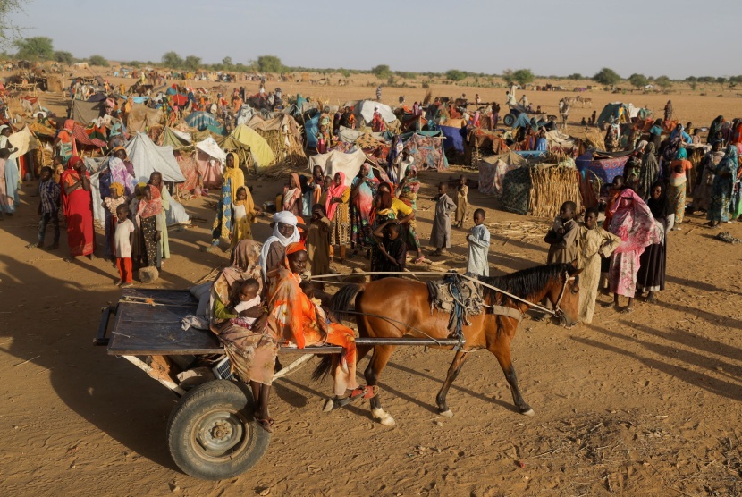 سودانيون يبحثون عن ملاجئ مؤقتة على حدود تشاد