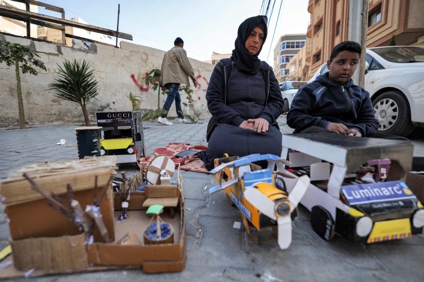 العوز يخلق محاولة اقتصاد بديل في غزة لتوفير لقمة العيش 