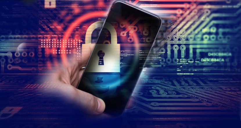مستخدمون يقعون ضحية لتطبيقات مزيفة تخفي الفيروسات