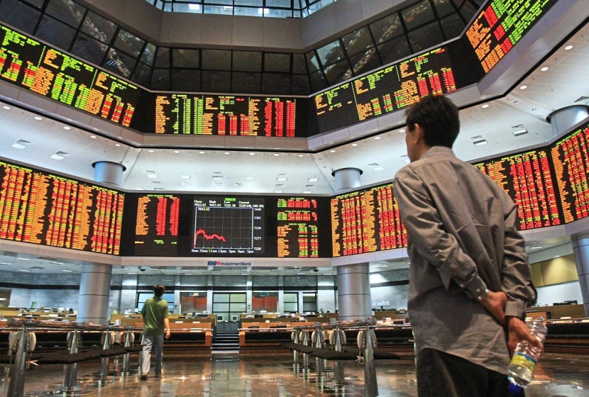 ماليزيا تخفض رسوم التداول في البورصة وتسهل إجراءات الطروحات الأولية