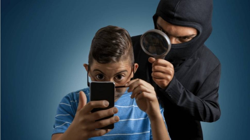 شبكات التواصل الاجتماعي والتطبيقات تتتبع المستخدمين دون علمهم