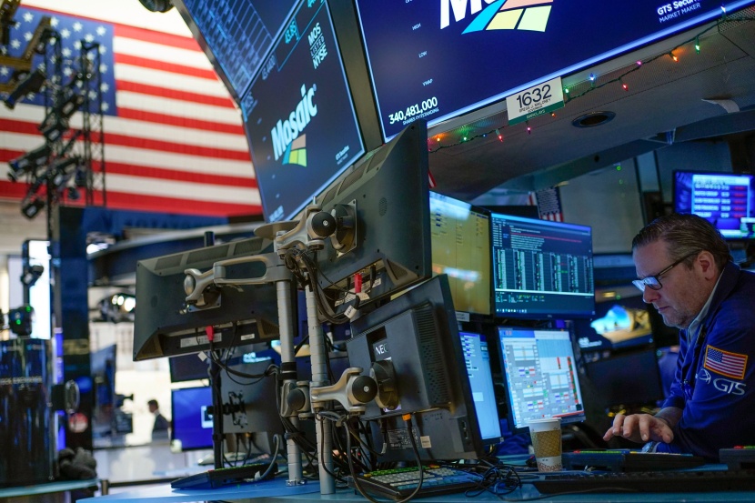 أسهم أمريكا تغلق منخفضة وسط مخاوف حيال الفائدة