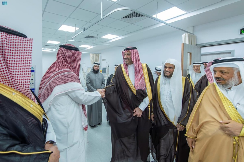  أمير المدينة المنورة يدشن عيادات وقف حياة لغسيل الكلى 