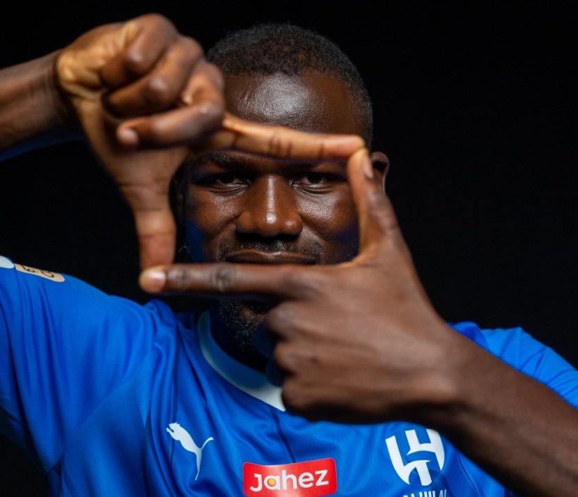 بعد نيفيز .. الهلال يوقع مع كوليبالي