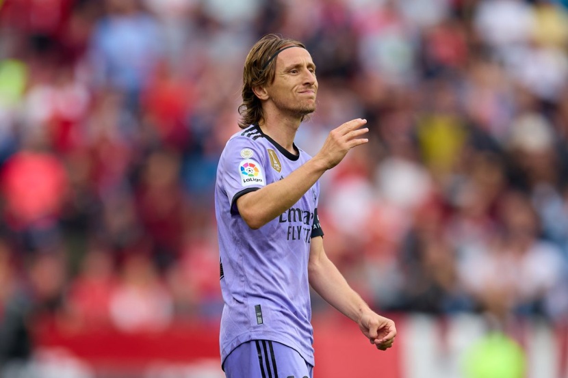 ريال مدريد يعلن تمديد عقد مودريتش لموسم إضافي