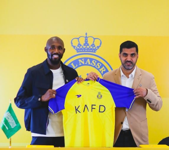 النجـم الإيفواري سيكو فوفانا يوقع للنصر