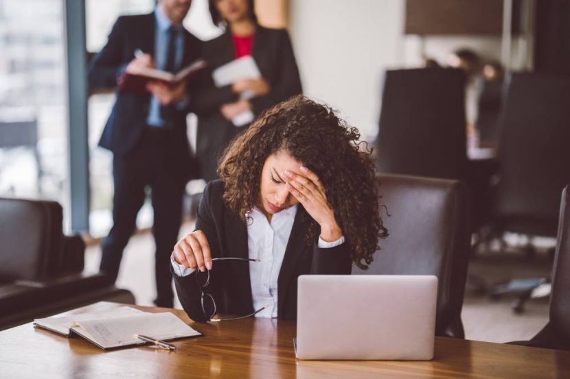 بيئة العمل السامة .. عواقب نفسية وجسدية وخيمة