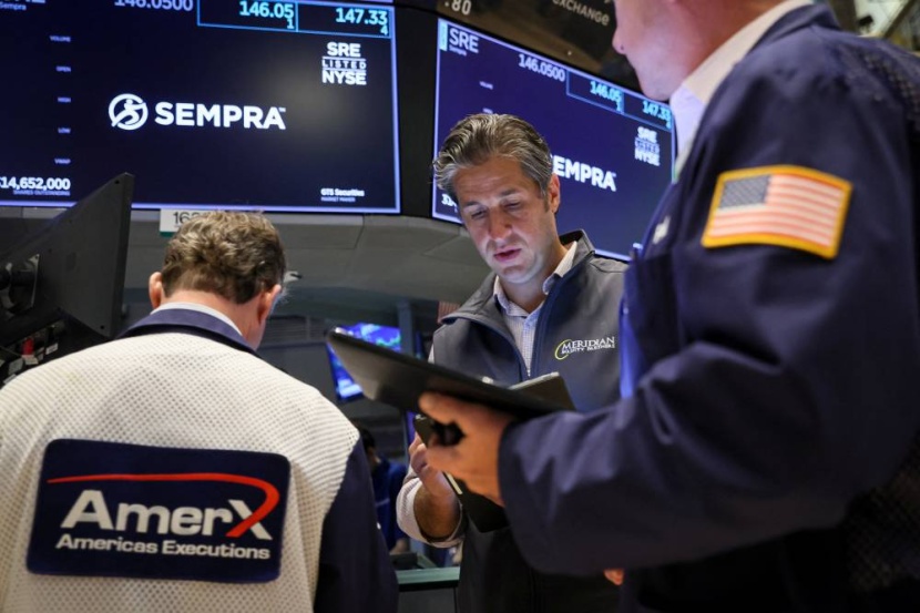 مؤشر ناسداك يصعد مع قفزة أسهم «تسلا» .. و«الأوروبية» تتخلى عن مكاسبها