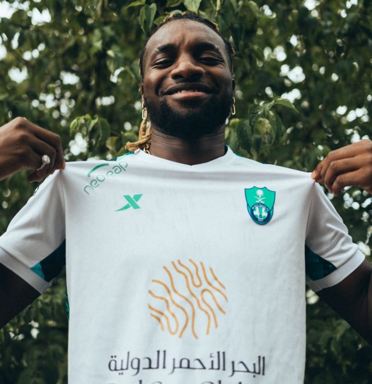 الأهلي يتعاقد مع المهاجم الفرنسي ماكسيمان.. والاتحاد يوقع مع البرازيلي فابينيو