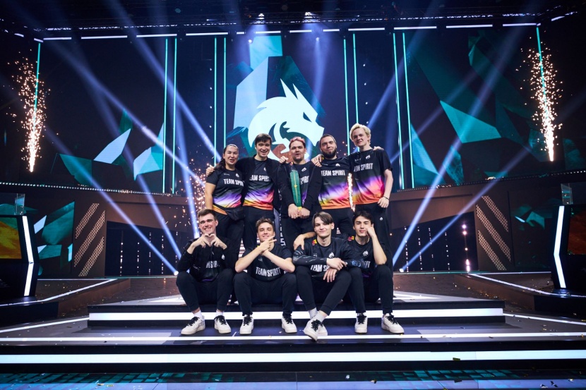 فريق Porsche Coanda بطلا لـ ESL R1 ضمن موسم الجيمرز : أرض الأبطال