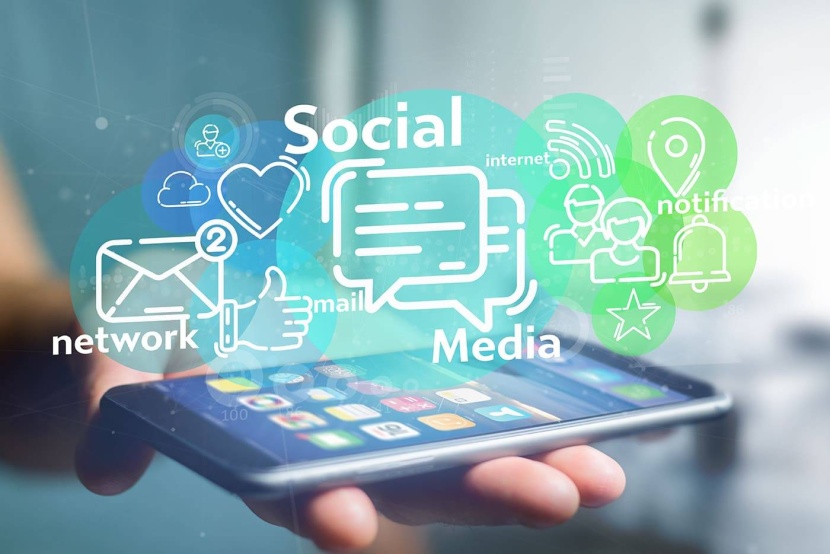 وسائل التواصل تستهلك 4 أعوام و4 أشهر من أعمار المستخدمين