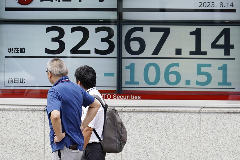 نيكاي يغلق منخفضا 1% متأثرا بهبوط أسهم الرقائق والطاقة