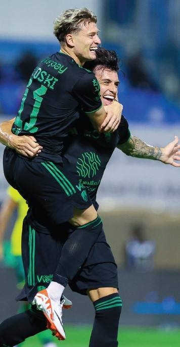 الأهلي .. الصدارة بـ «الخليج»