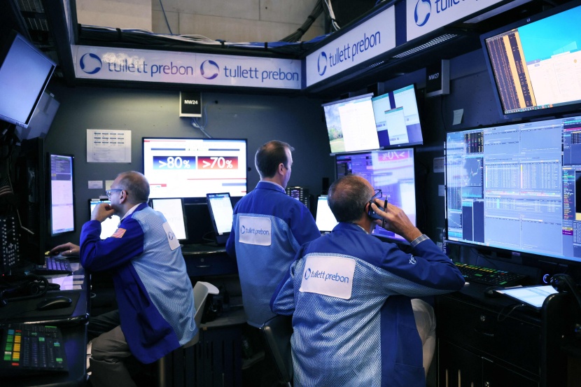 وول ستريت تبدأ تعاملاتها متراجعة وسط مخاوف من ارتفاع أسعار الفائدة