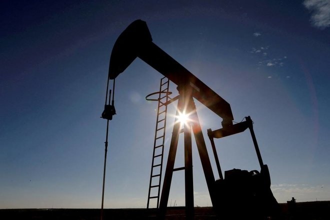 النفط يرتفع 1% وسط مؤشرات على تباطؤ الإنتاج الأمريكي
