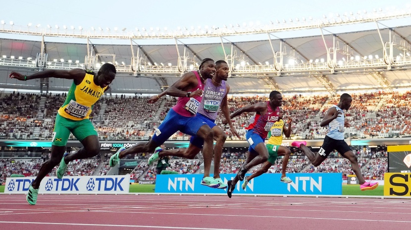 نواه لايلز .. وريث بلوت يحصد ذهبية أسرع سباق في العالم
