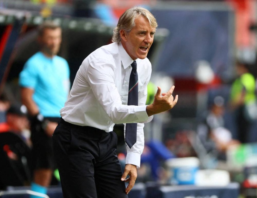 الأخضر ومانشيني .. العقد 3 أعوام