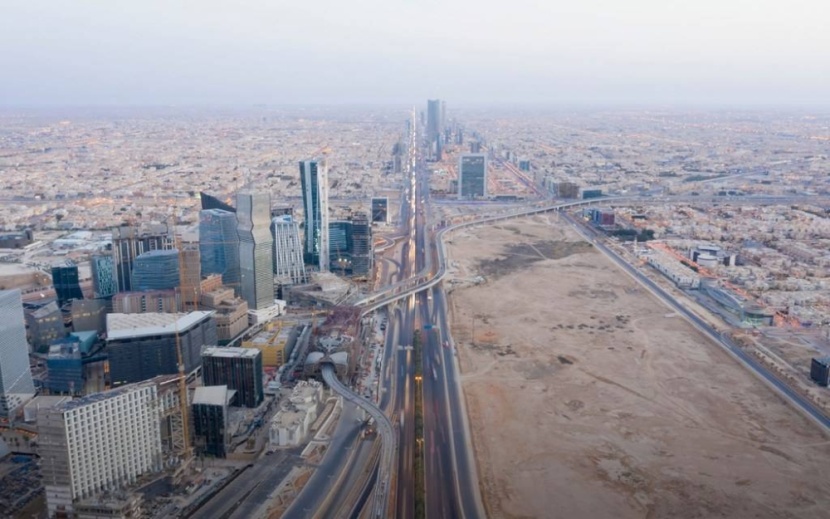 الأراضي البيضاء: على ملاك الأراضي الخاضعة للرسوم في الرياض إعمار أراضيهم أو السداد 