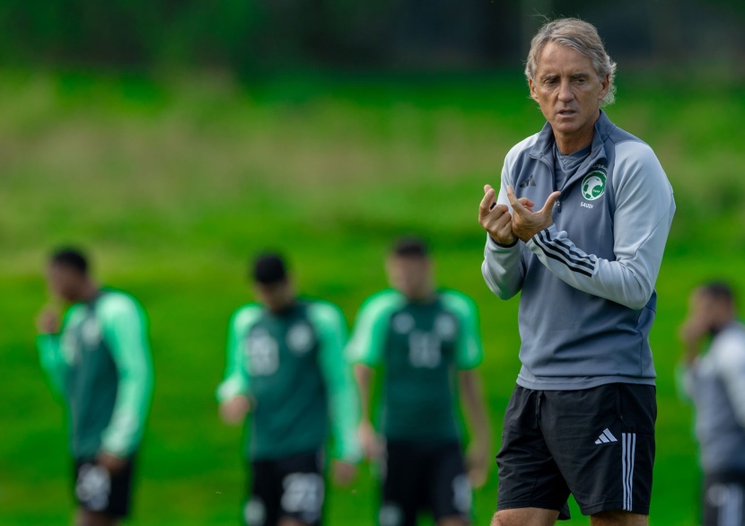 الأخضر ومانشيني .. البحث عن الفوز الأول