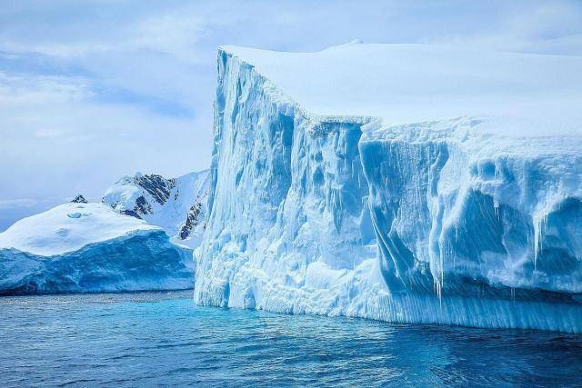 أكبر نهر جليدي في إيطاليا يقترب من الزوال .. خسر 2.7 كيلومتر