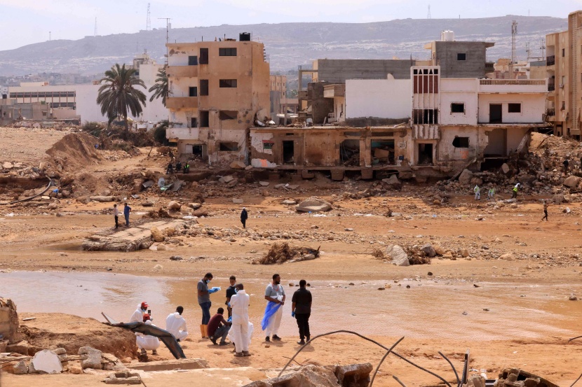 في درنة المنكوبة .. سكان تحت الصدمة يروون اللحظات الأولى للكارثة 
