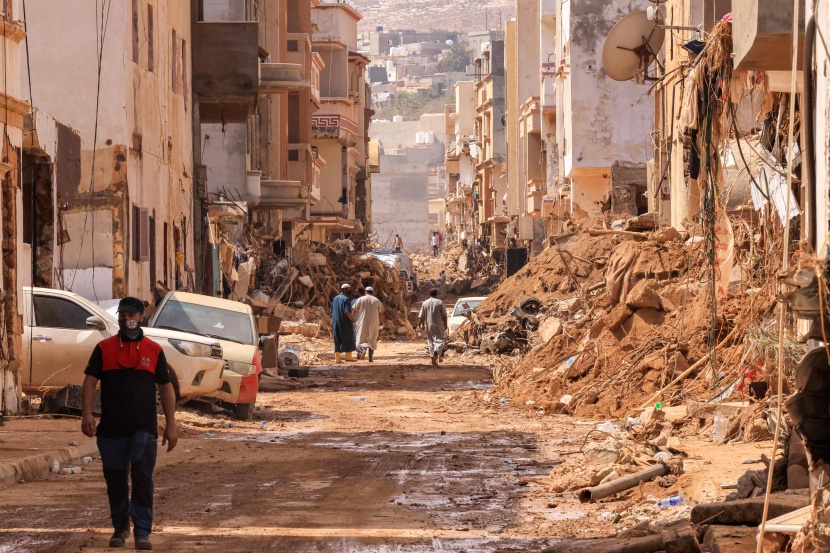 في درنة المنكوبة .. سكان تحت الصدمة يروون اللحظات الأولى للكارثة 