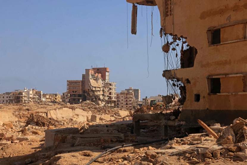 في درنة المنكوبة .. سكان تحت الصدمة يروون اللحظات الأولى للكارثة 