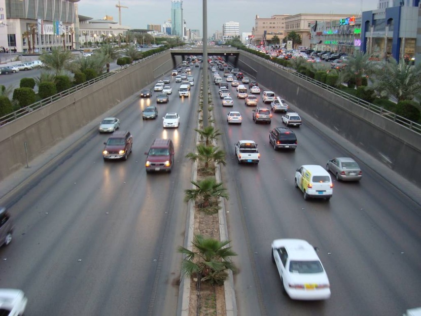 بتعاون 12 جهة .. طرح 34 مشروعا لآراء العموم بينها نظام الخدمات والأنشطة اللوجستية