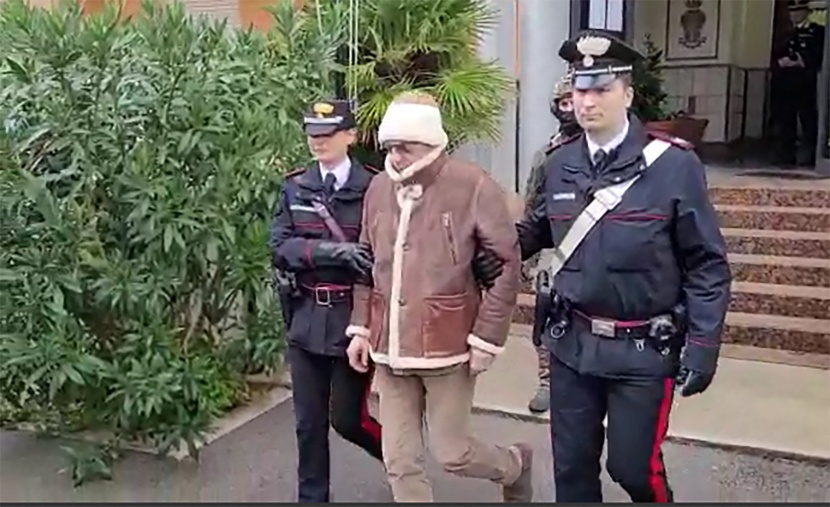 وفاة زعيم المافيا الإيطالية المحتجز ميسينا دينارو عن 61 عاما