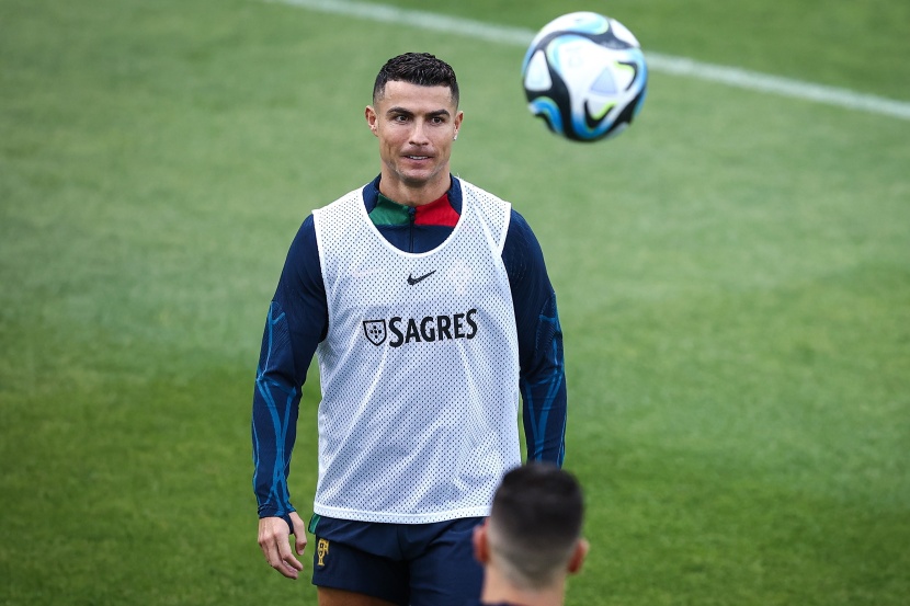  ميسي وهالاند ومبابي أبرز المرشحين وغياب رونالدو