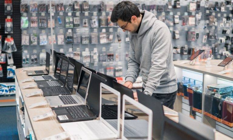 شحنات الحواسيب الشخصية تتراجع للربع الثامن .. هل انتهى الأسوأ؟