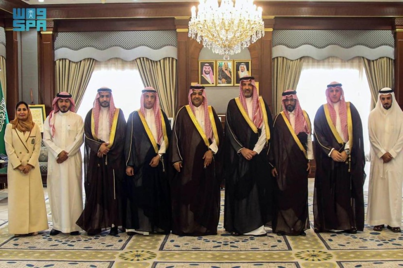 أمير المدينة المنورة يطلع على دعم STC للفعاليات والبرامج الاجتماعية والمشاريع في المنطقة