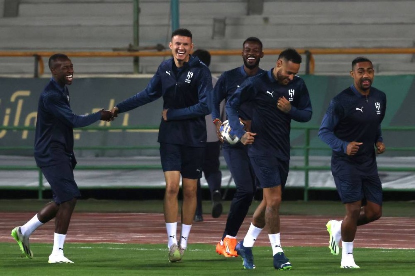 الهلال يتدرب على «أزادي» .. نيمار: هذا مستحيل