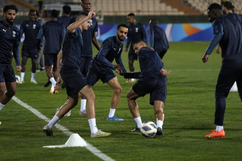 الهلال يتدرب على «أزادي» .. نيمار: هذا مستحيل