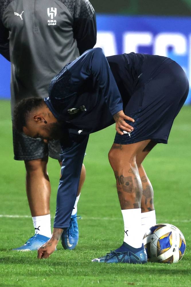 الهلال يتدرب على «أزادي» .. نيمار: هذا مستحيل