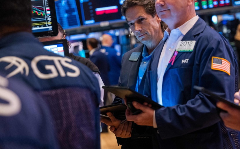 تراجع جماعي لأسهم أمريكا .. ناسداك يخسر 1.5%