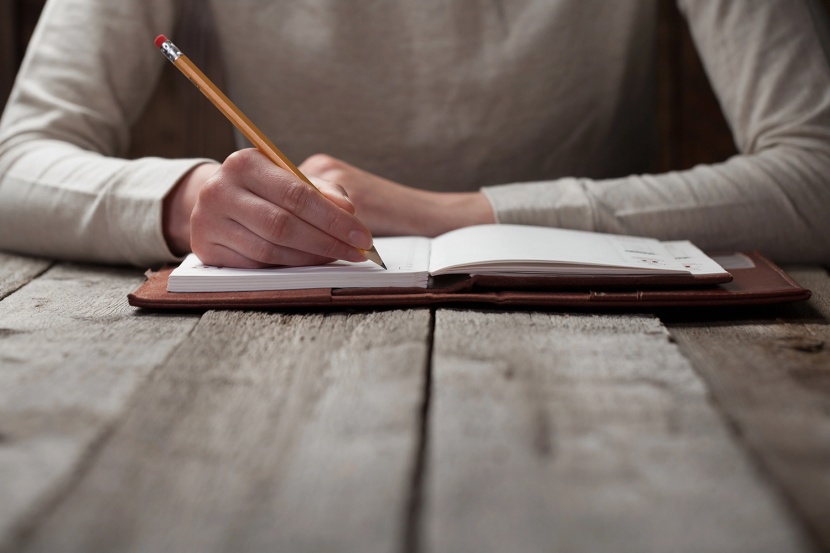هل يهدد الذكاء الاصطناعي مستقبل مؤلفي الكتب والروايات؟